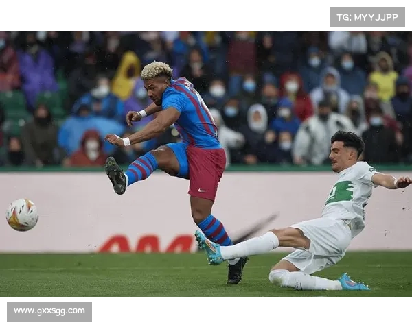 巴塞罗那与皇马对决的战术博弈与情感纠葛解析