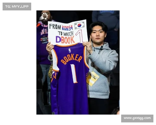 德文·布克球衣在球迷中大受欢迎 销量飙升成为热门商品