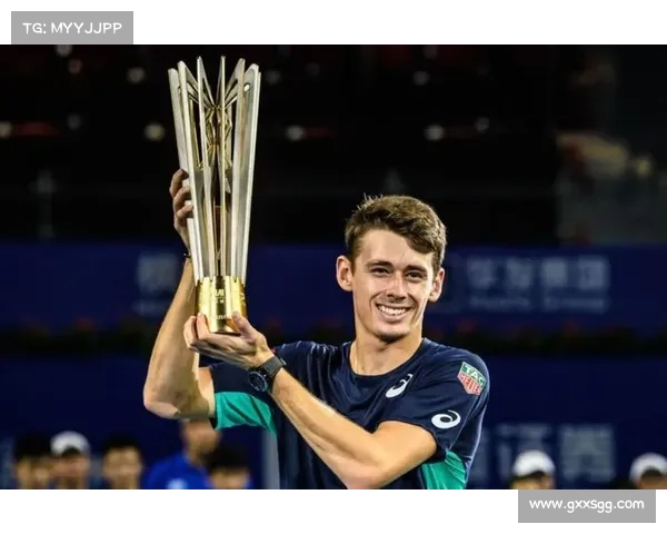 德米纳尔如何通过快速反击破解斯特鲁夫强势发球战术